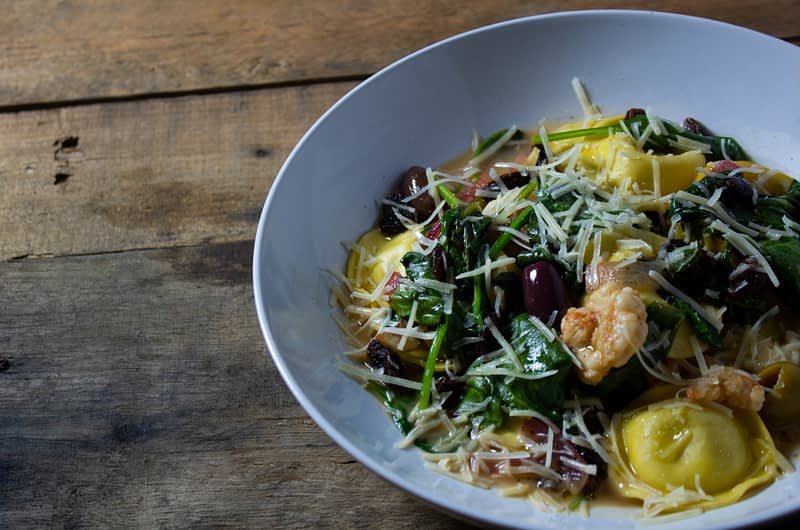 Ravioli with Shrimp, Baby Spinach, Olives and Raisins 